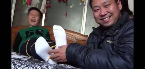 挠校花脚心视频,挠校花脚心视频引发热议