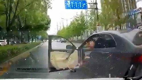开车门视频,尽现驾驶瞬间风采