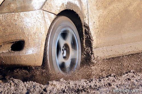 汽车在泥地打滑的视频,汽车极限操控大考验